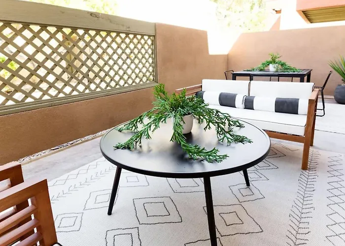 Modern Gem In Prime Old Town Location Holiday home *