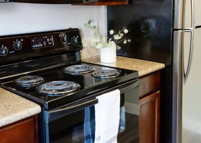 Holiday home Modern Gem In Prime Old Town Location *